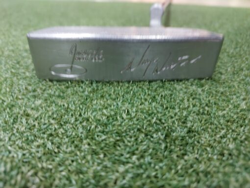 Inside Right Putter
